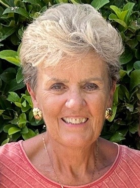 Julie Norman headshot